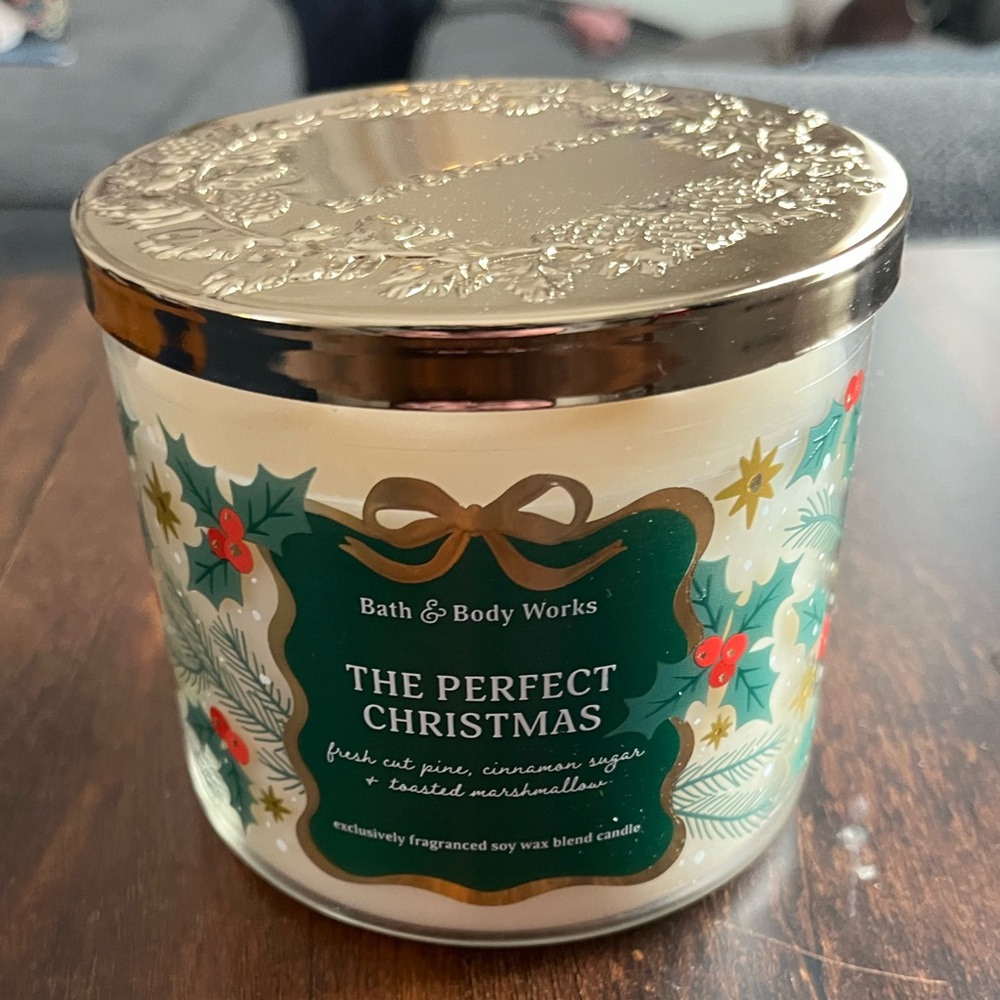 The Perfect Christmas Bath and Body Works Candle